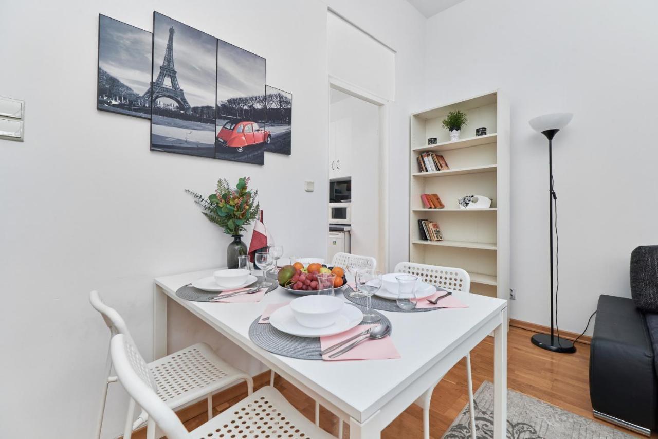Rynek Apartment The Heart Of The City By Noclegi Renters Wroclaw Exterior photo